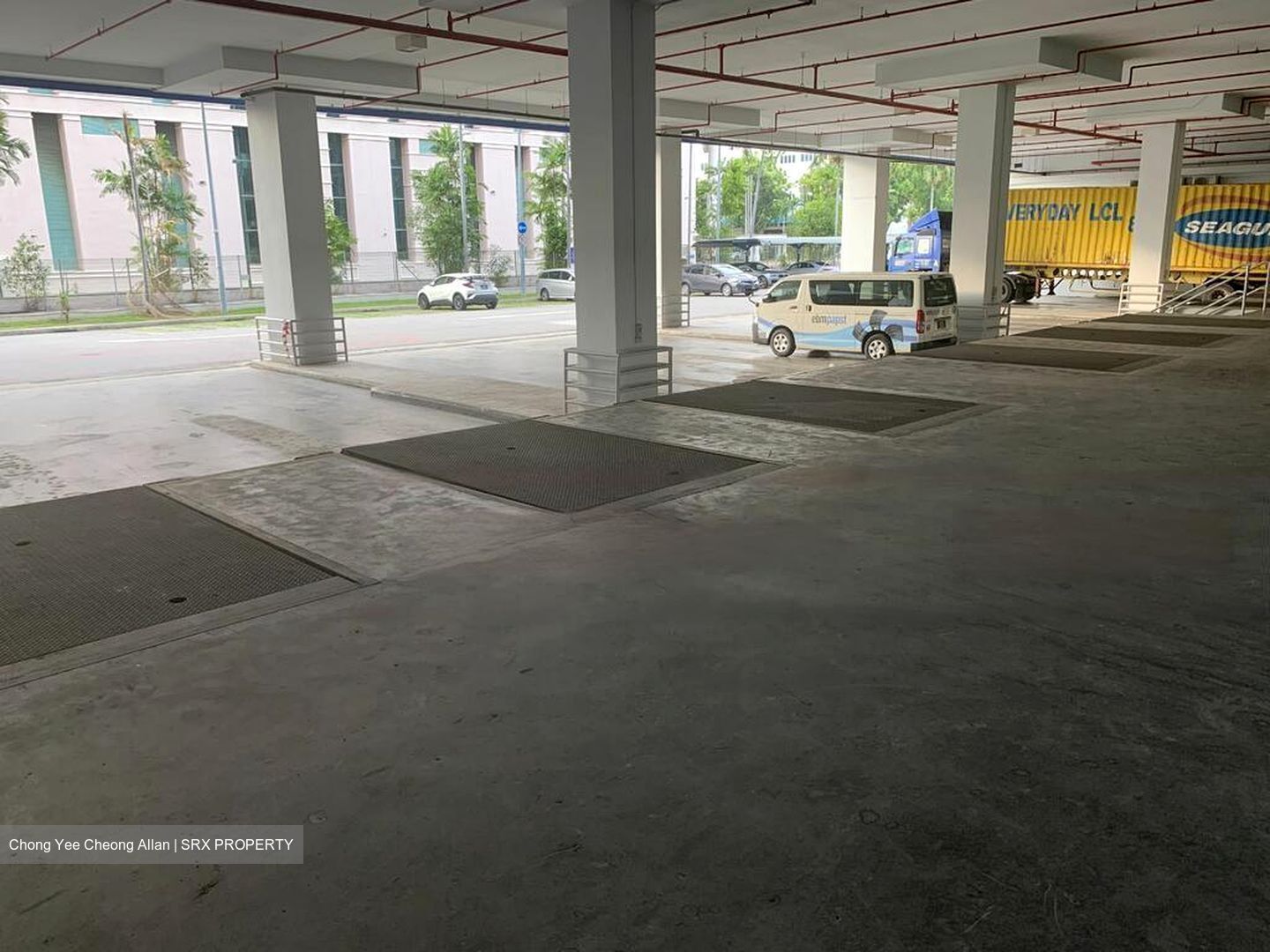 Thyssen Haniel Logistics Centre (D16), Warehouse #597569421